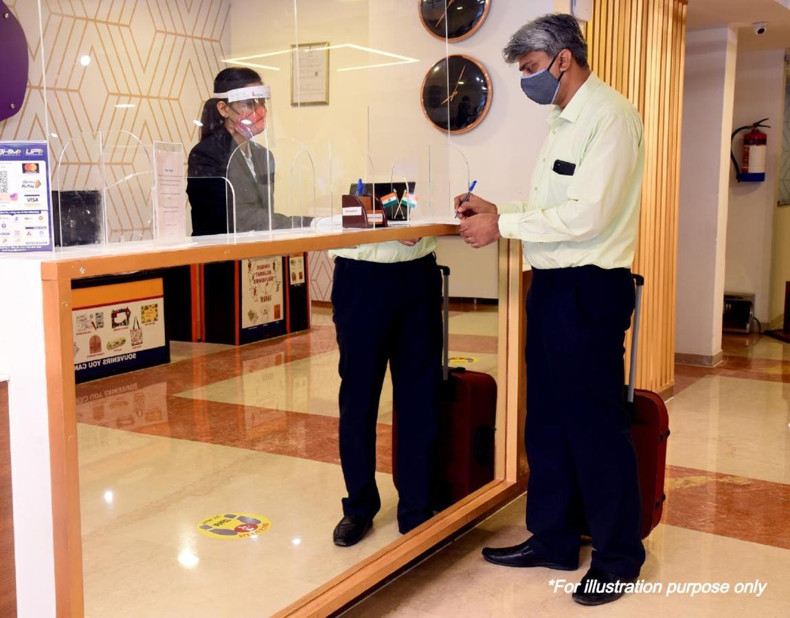 Oyo Townhouse 034 -Halcyon Hitech City Road حيدر أباد المظهر الخارجي الصورة