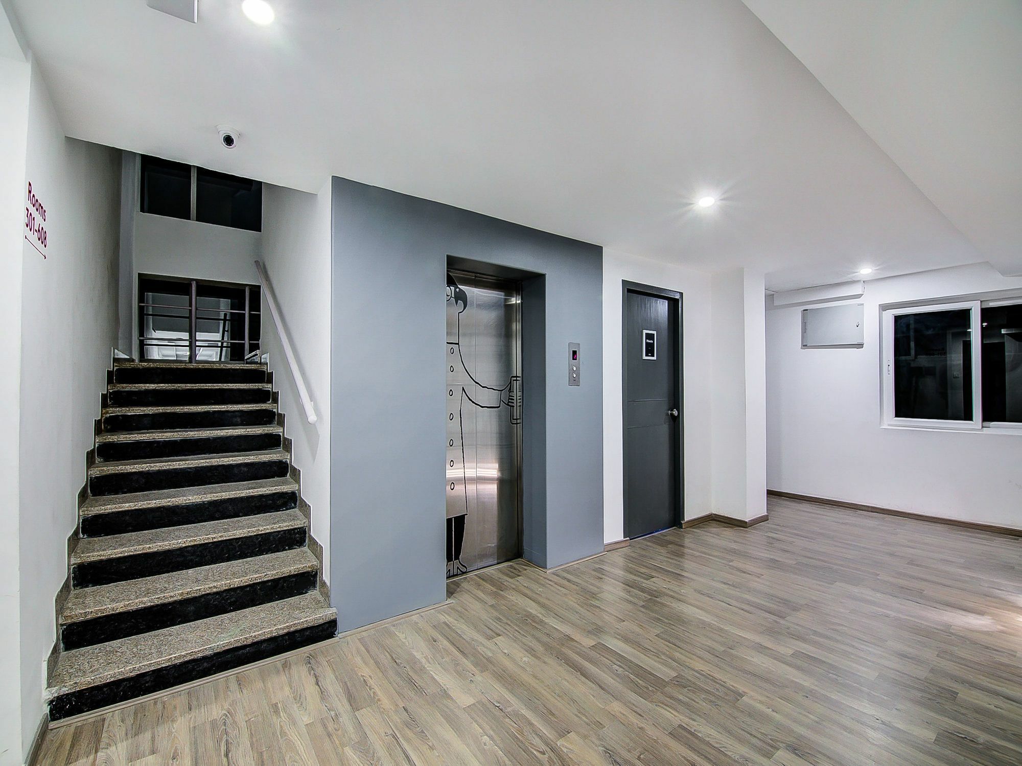 Oyo Townhouse 034 -Halcyon Hitech City Road حيدر أباد المظهر الخارجي الصورة