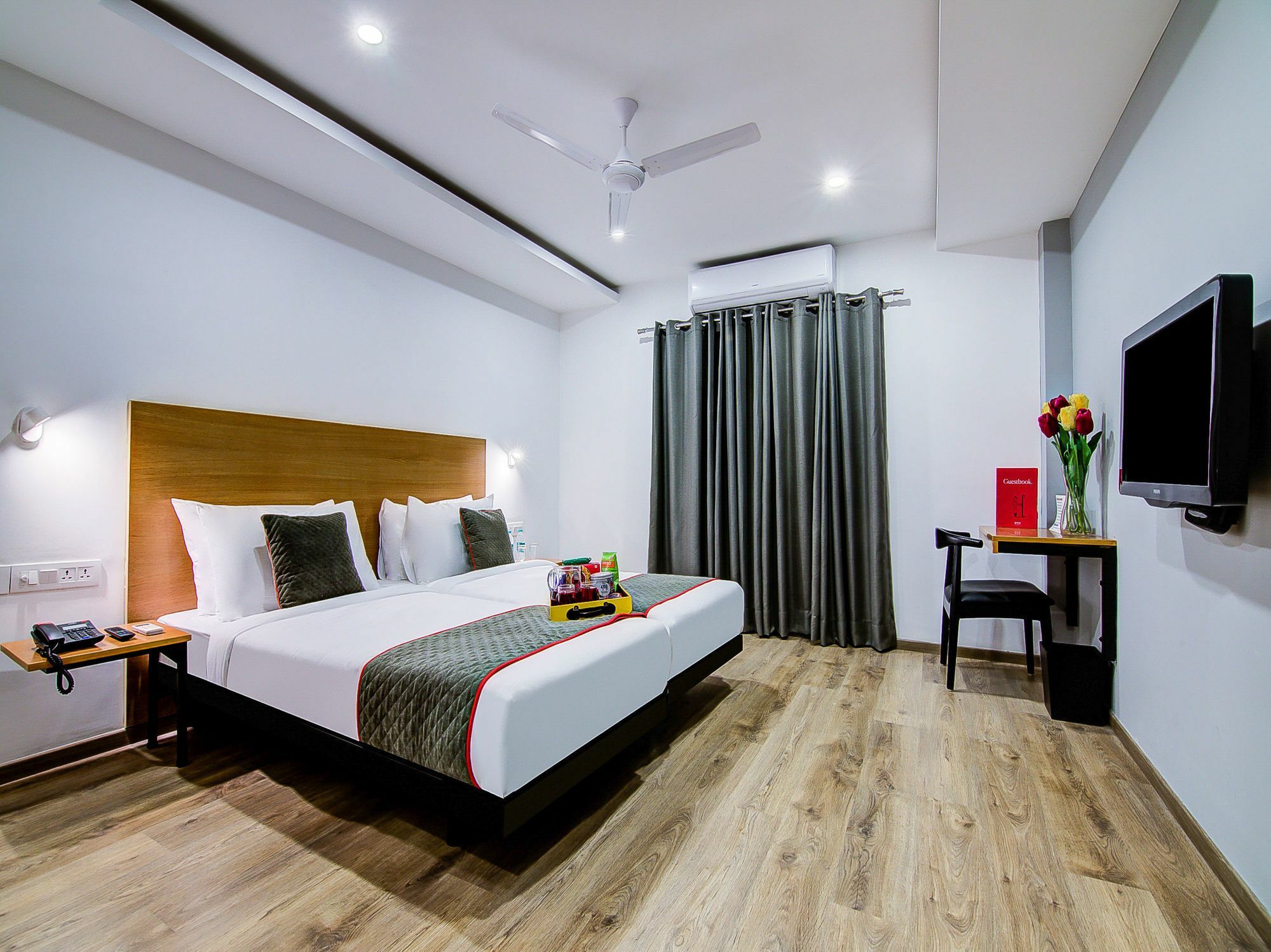 Oyo Townhouse 034 -Halcyon Hitech City Road حيدر أباد المظهر الخارجي الصورة