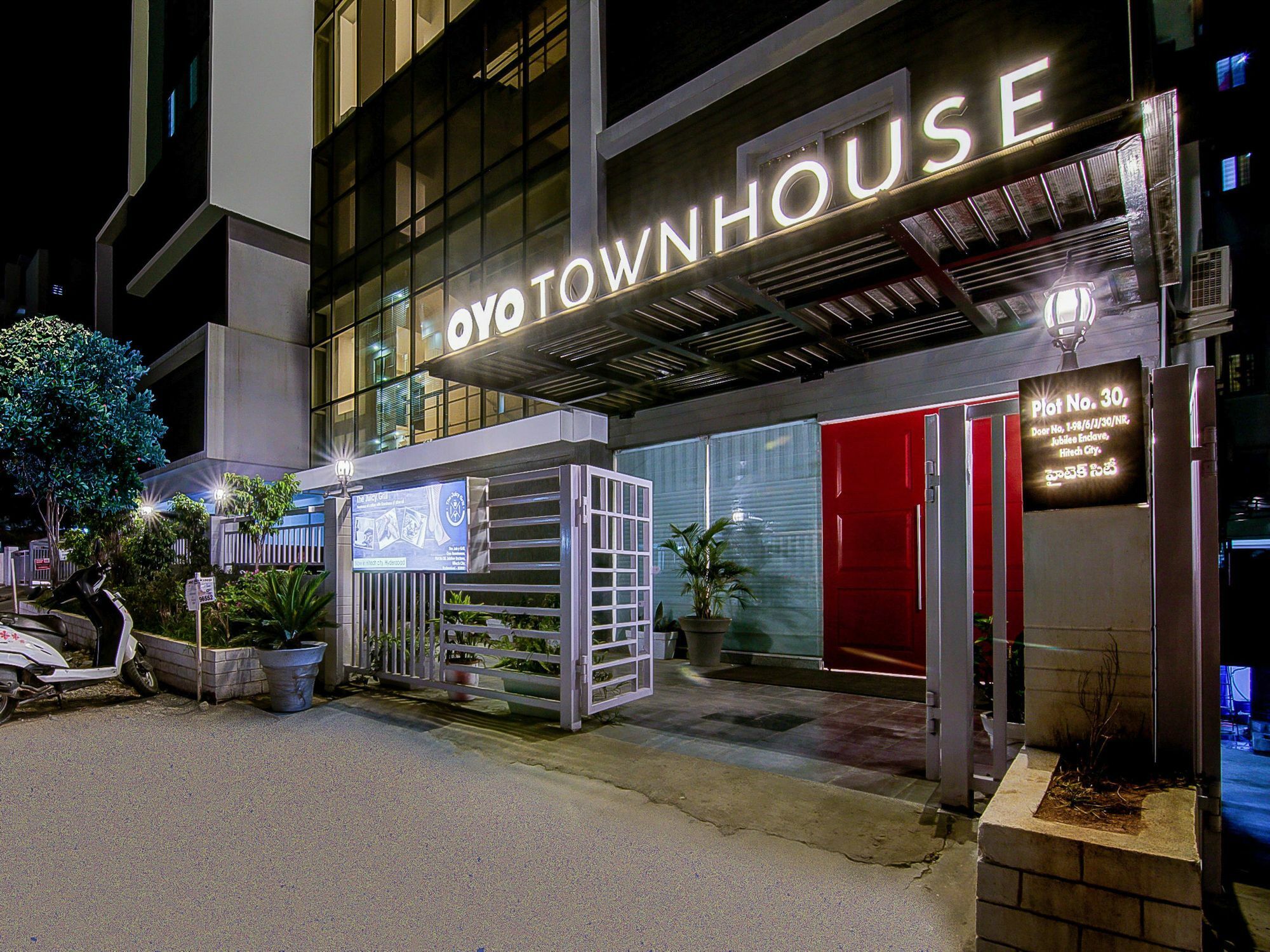 Oyo Townhouse 034 -Halcyon Hitech City Road حيدر أباد المظهر الخارجي الصورة